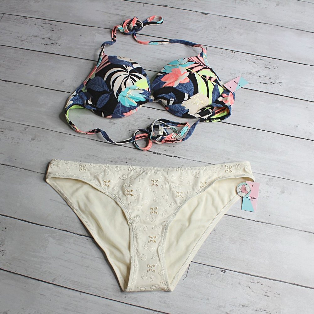 Ardene Swim Womens Bikini Swimsuit Top S Floral Push Up Bra Eyelet